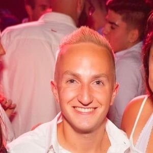 Meet your Posher, Travis